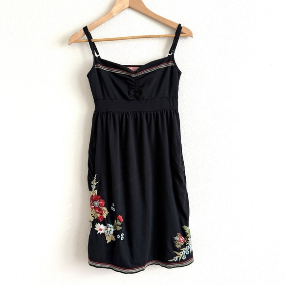 Johnny Was Dresses & Skirts - Johnny Was Black Knit Embroidered Mini Dress Womens XS Boho Vacation Summer